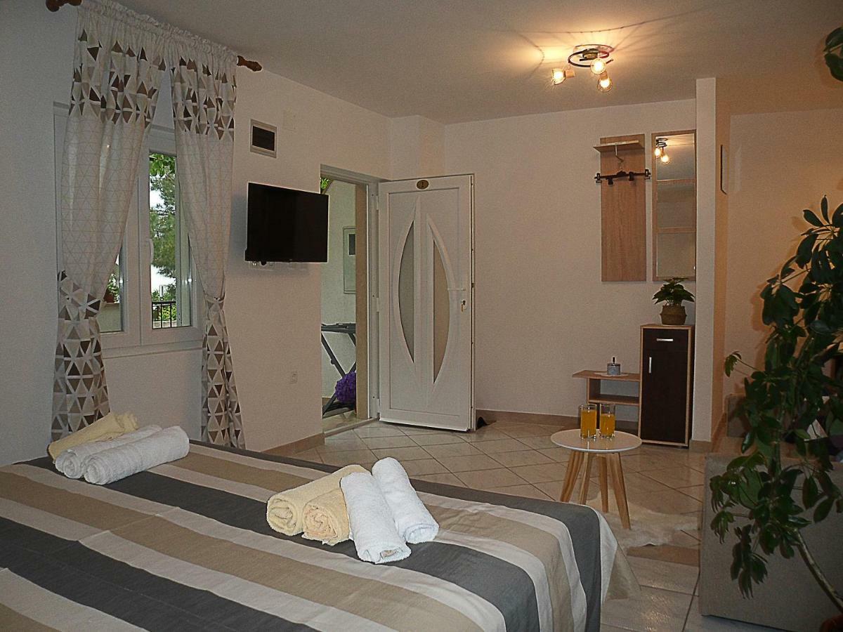 Apartments Mate Bol Extérieur photo
