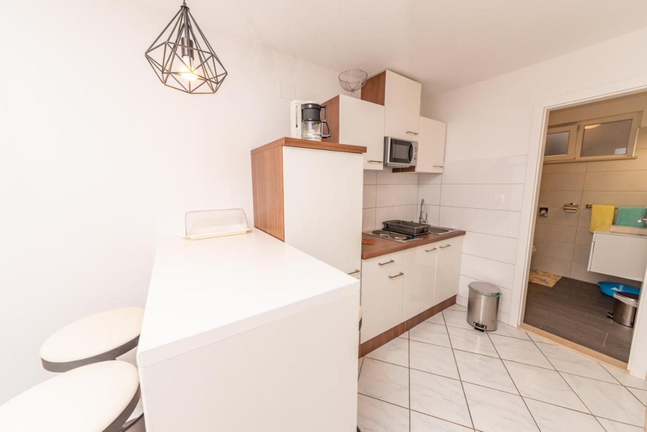 Apartments Mate Bol Extérieur photo